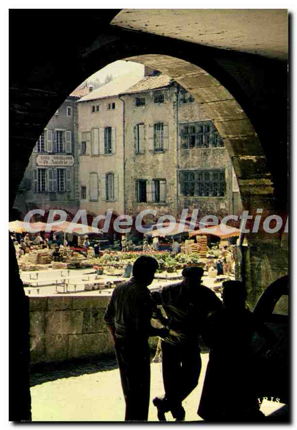 Villefranche-de-Rouergue — La place Notre-Dame — IRIS 120740
