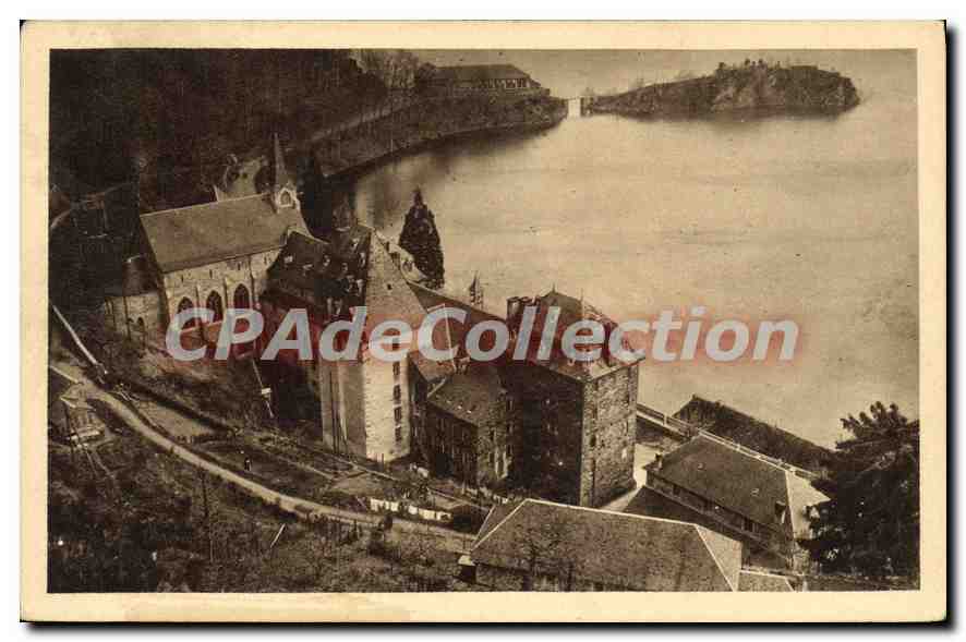 La DEVÈZE — Côté Nord-Ouest. Le Lac de Sarrans et l'Île Notre-Dame de Bonne-Espérance.