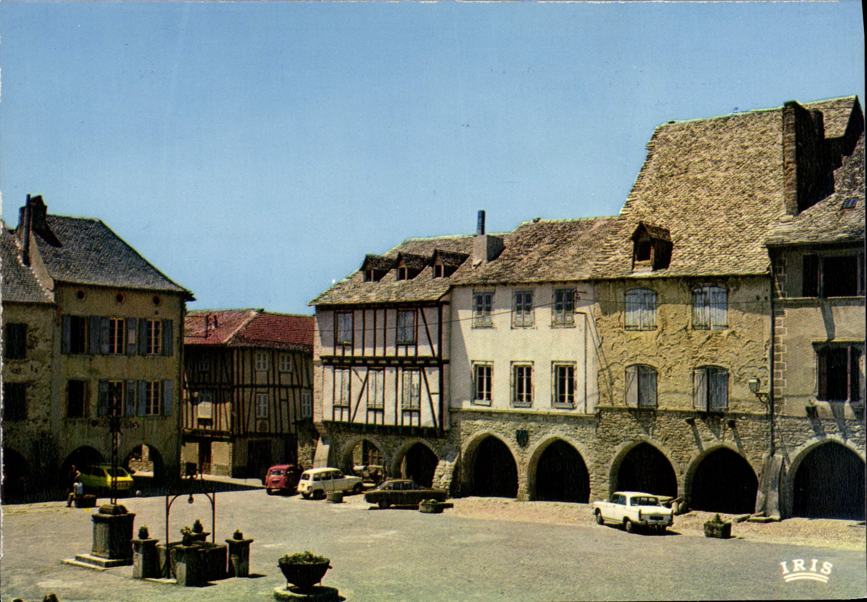 Sauveterre-en-Rouergue — Bastide Royale du XIIIe siècle — IRIS