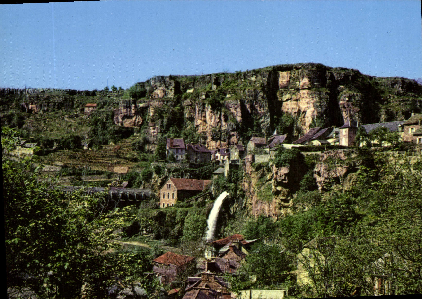 SALLES LA SOURCE (Aveyron) — La Cascade et ses rochers — Editions Théodore Viguière, n°12