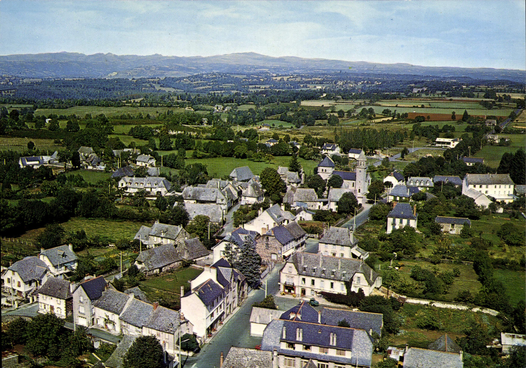 CPA La Croix Barrez Aveyron Vue generale 