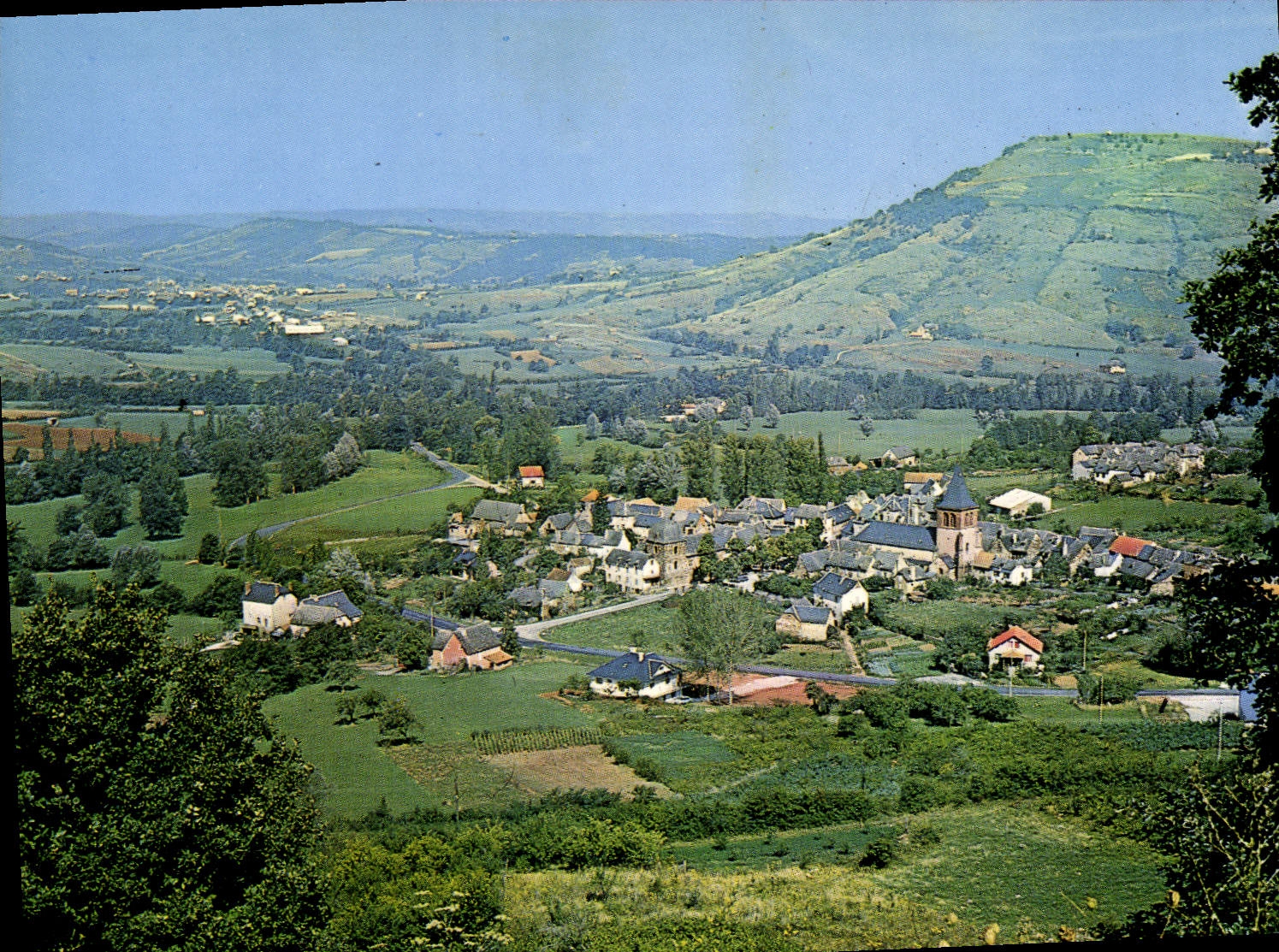 Village de Valady — Environs de Marcillac-Vallon (Aveyron) — Éditions « Théolac », Limoges