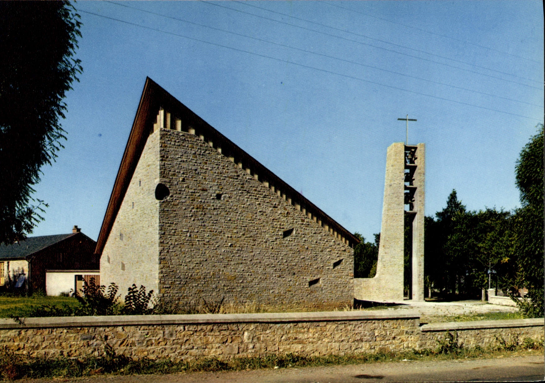 CPA Bozouls Eglise Saint Pie X Architecte J P Pecquet 