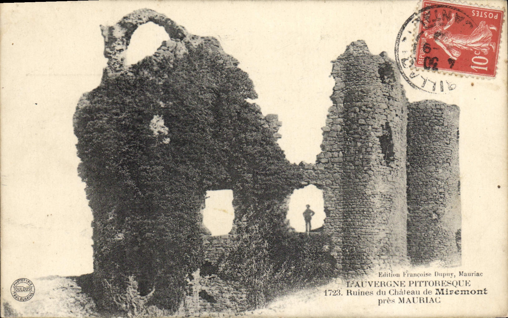 CPA L'Auvergne Pittoresque Ruines du Chateau de Miremont pres Mauriac 