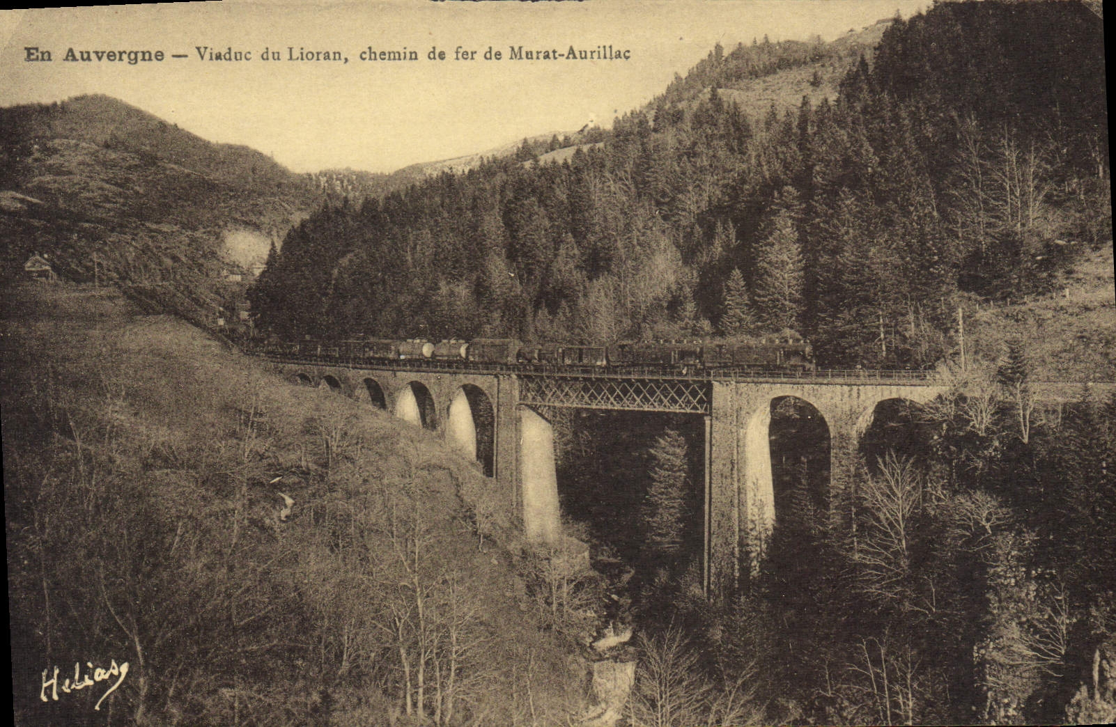 CPA En Auvergne Viaduc du Lioran chemin de fer de Murat Aurillac 