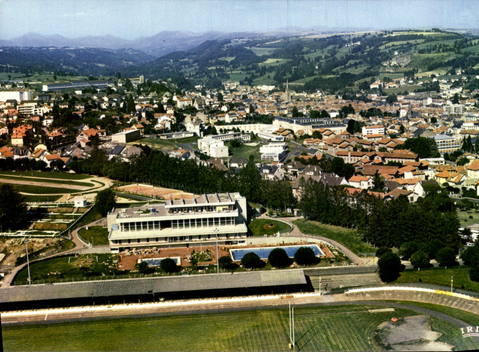 CPA Aurillac Cantal Vue generale aerienne au premier plan le parc des Sports 
