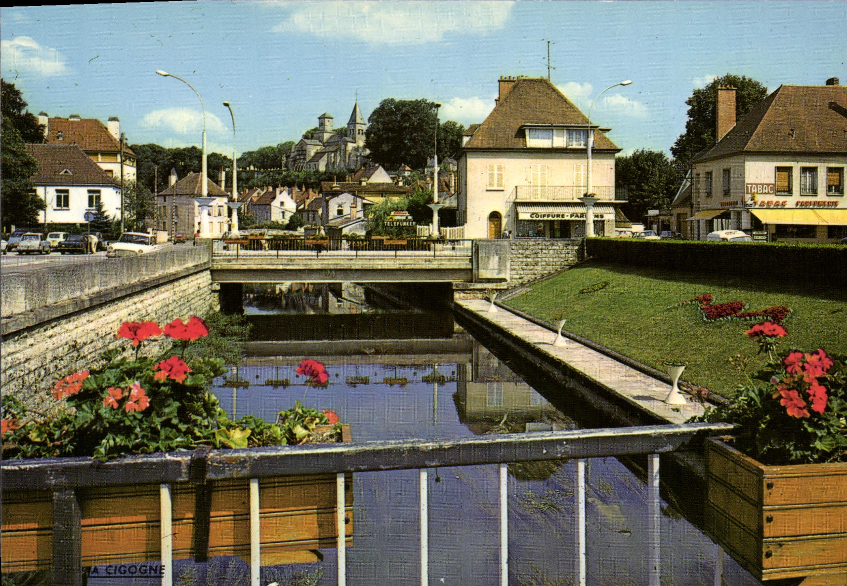 Chatillon-sur-Seine — La Seine, quartier et église St-Vorlas — Éditeur S.A.D. Qual Perrache Lyon