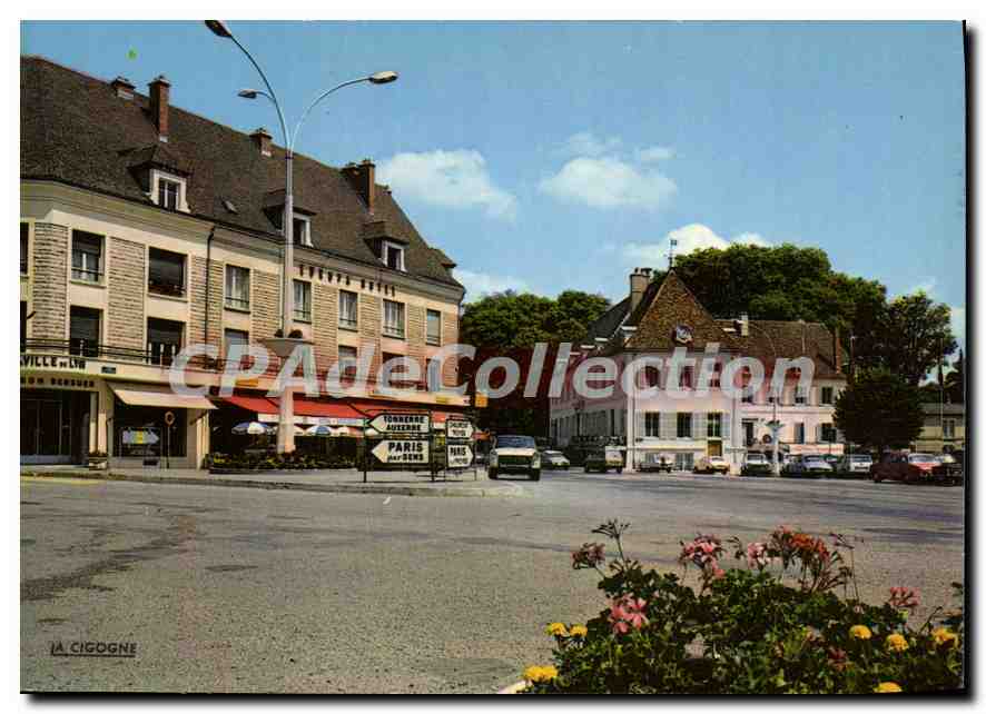 CPSM CHATILLON-sur-SEINE place de la Résistance