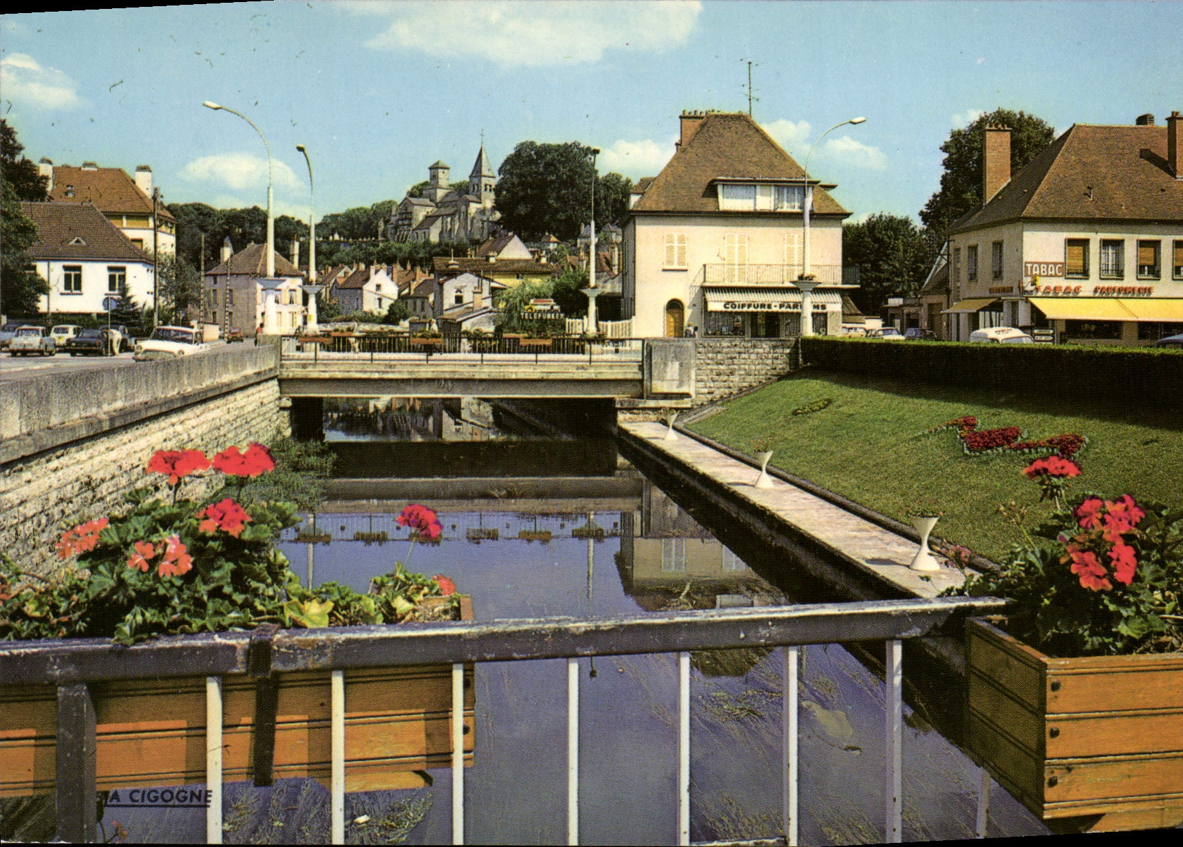 Chatillon-sur-Seine — quartier et église St-Vorles — S.A.D. 75 Quai Perrechou 02 LYON
