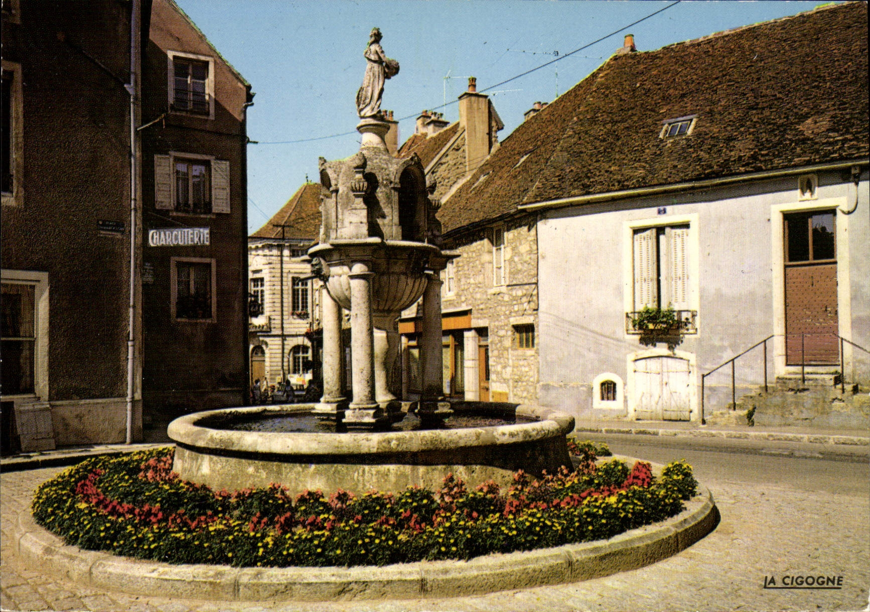 CPSM SAULIEU Docteur Roclore fontaine