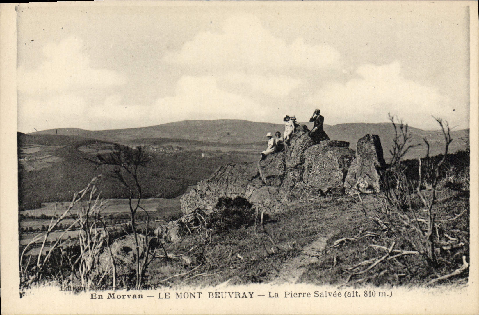 CPA LE MONT BEUVRAY la pierre Salvée