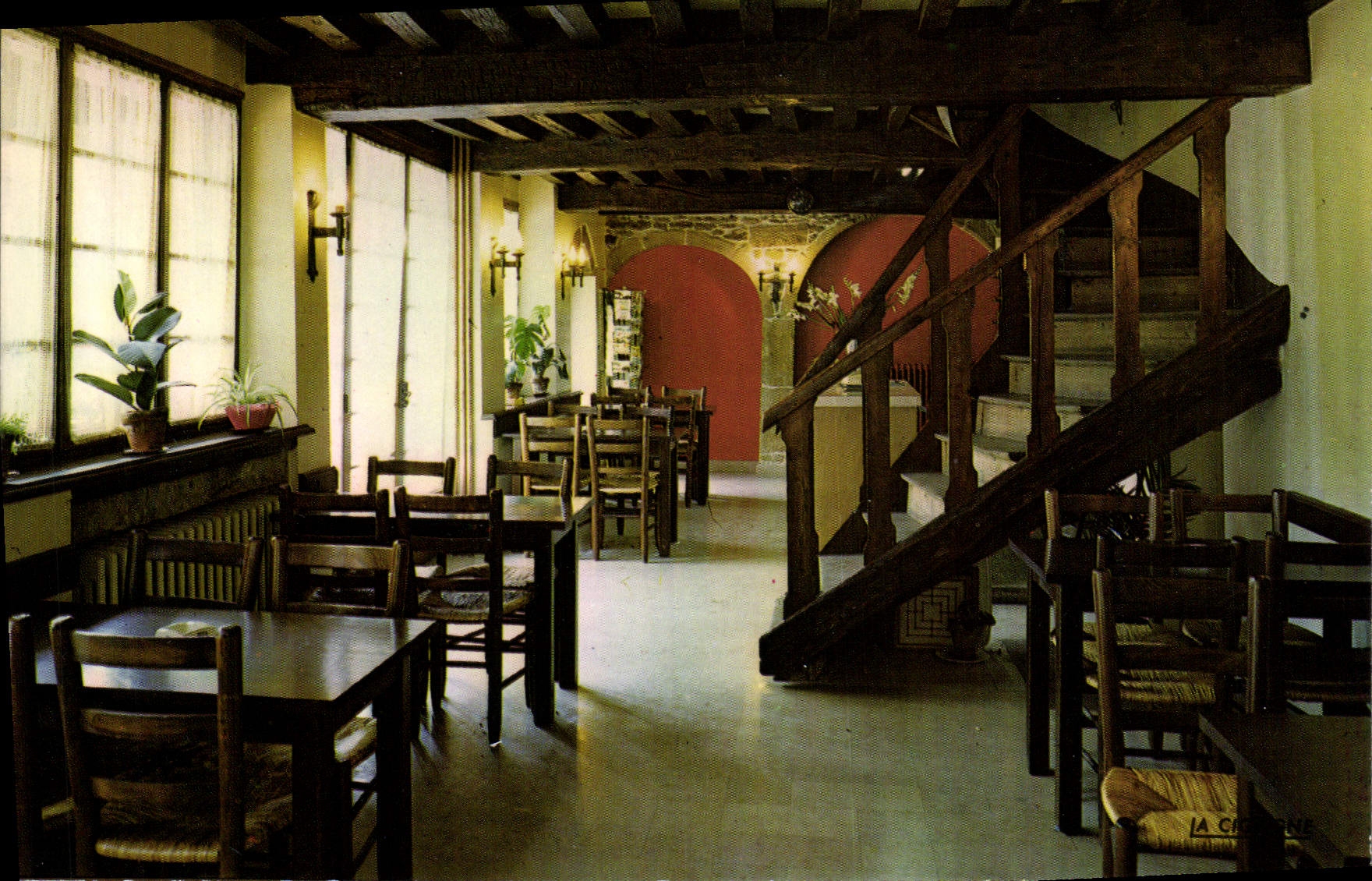 Intérieur de l'Auberge du Centre — Nolay, Côte-d'Or — Éditions « LA CIGOGNE »