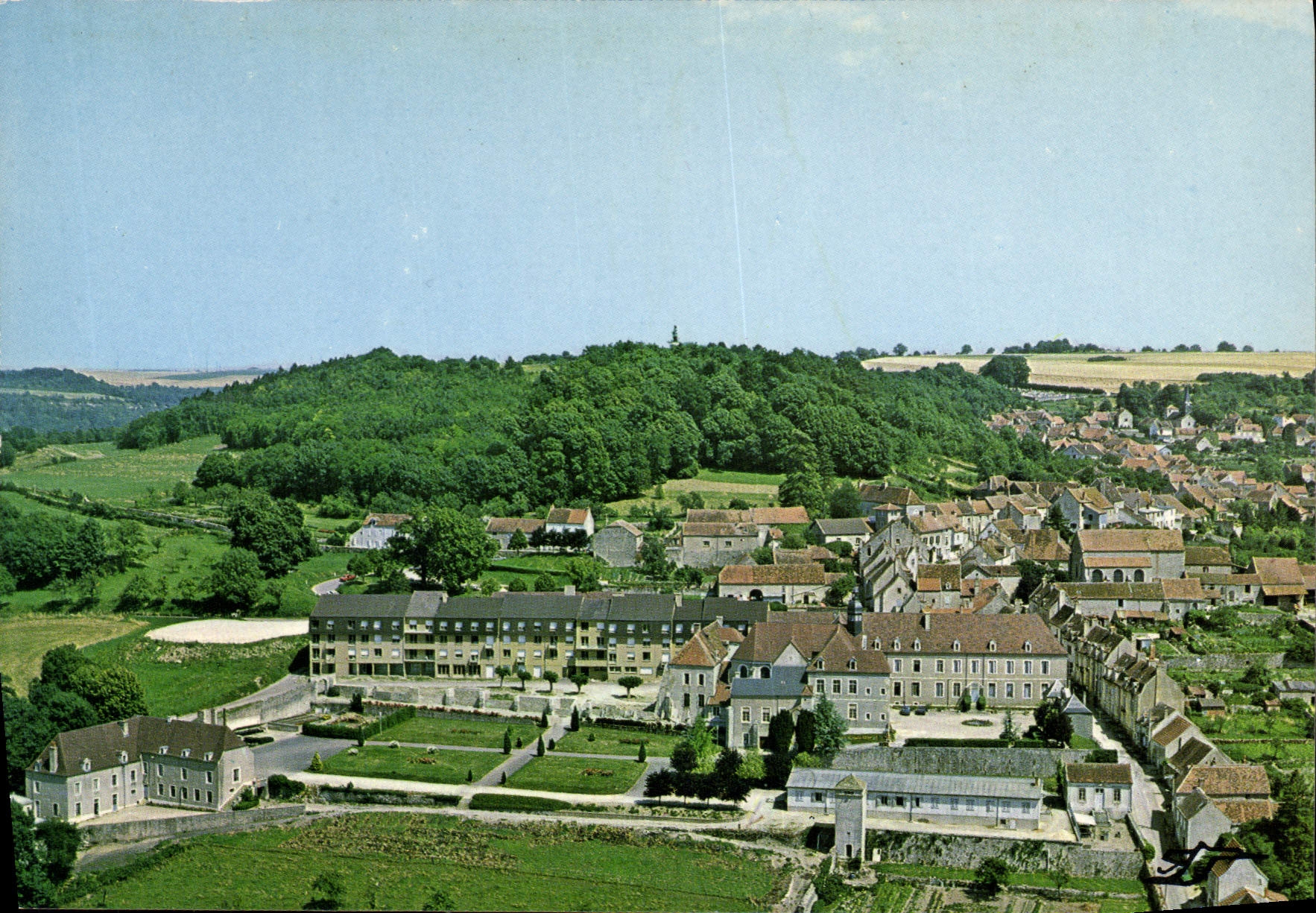 Alise-Sainte-Reine — Vue générale et site Alésia — S.A.D. 75 Qual Perrache 0002 LYON