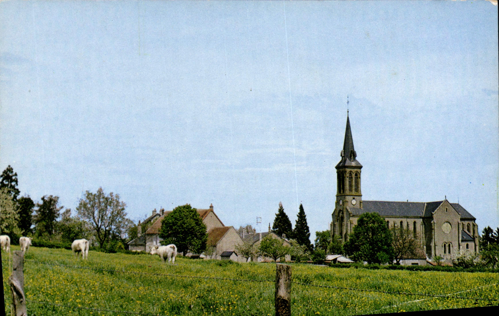 Liernais (Côte-d'Or) — Vue sur le Bourg — Ed. Rés. Mme ROUSSEAUX - 21.349.05
