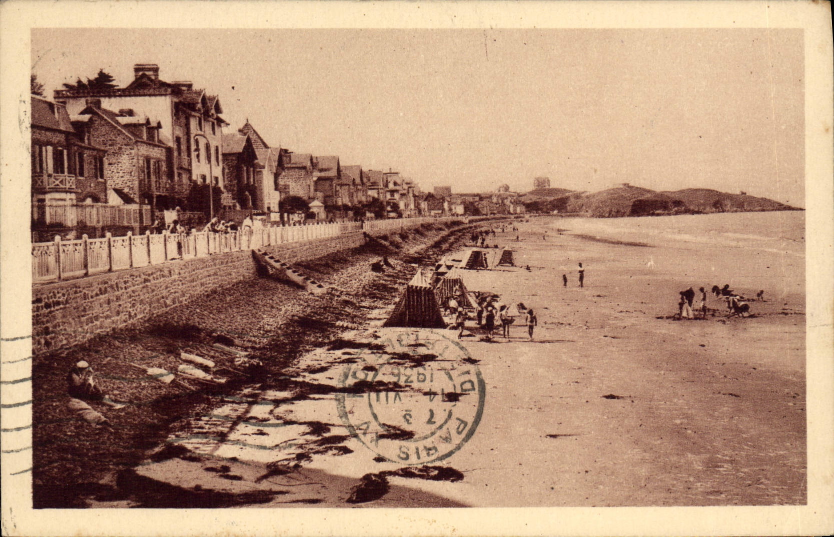 La Plage de Val André — Pointe des Mûrs et la Pointe de la Guinte — Éditeur A. W. 59384