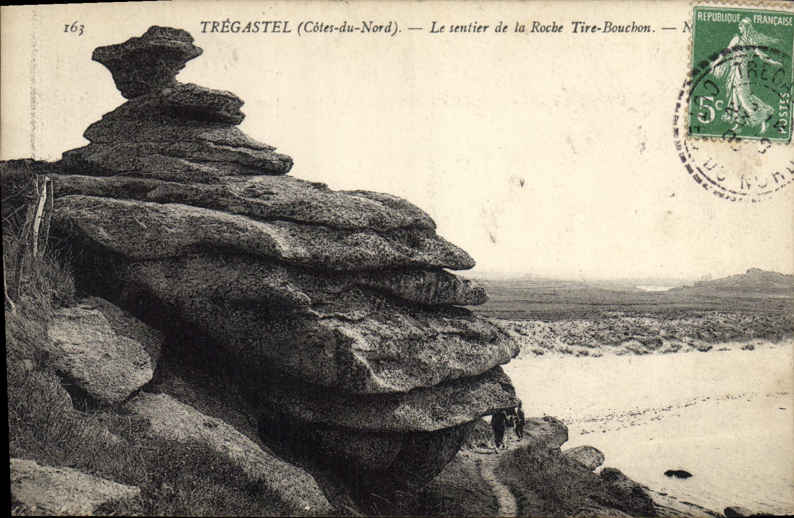 Trégastel (Côtes-du-Nord) — Le sentier de la Roche Tire-Bouchon — N°163