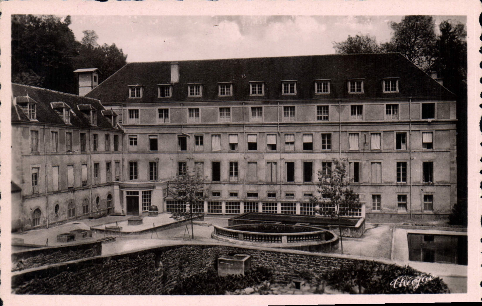 Evaux-les-Bains — Entrée des Bains — Édition Henri Pinthon