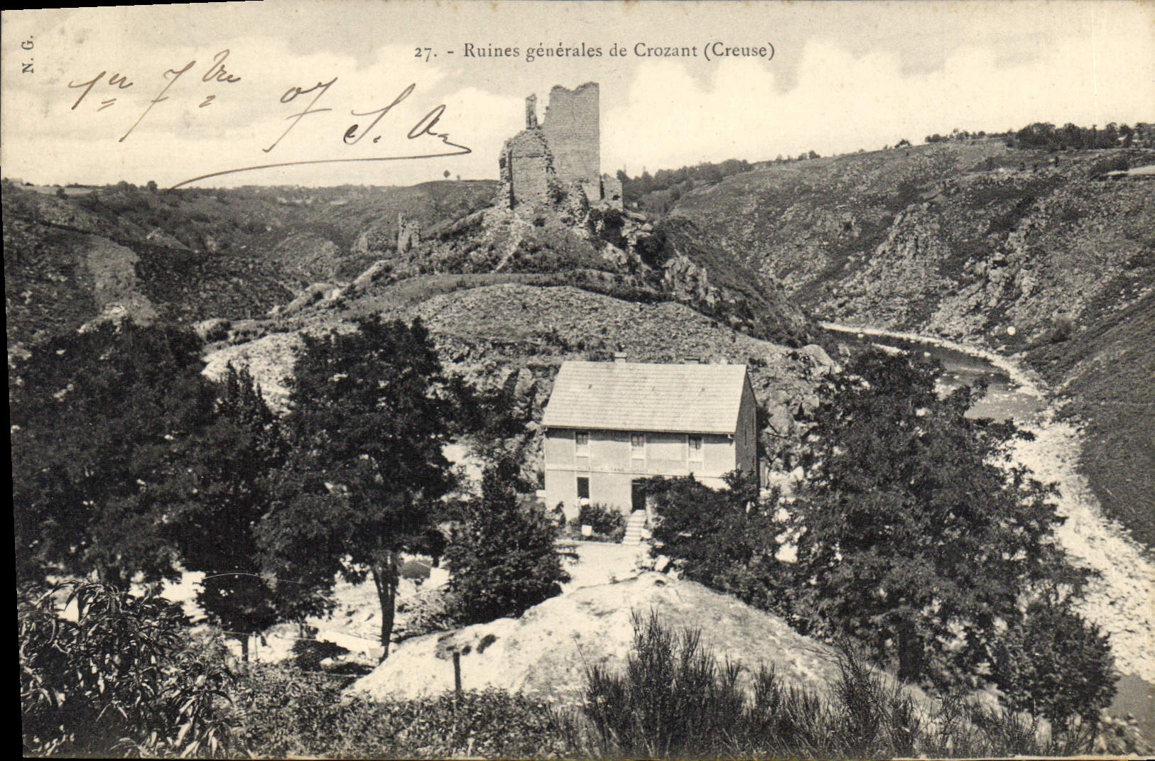 Ruines générales de Crozant (Creuse) — vue panoramique avec ruines et maison — N.G. n°27 - Anverso