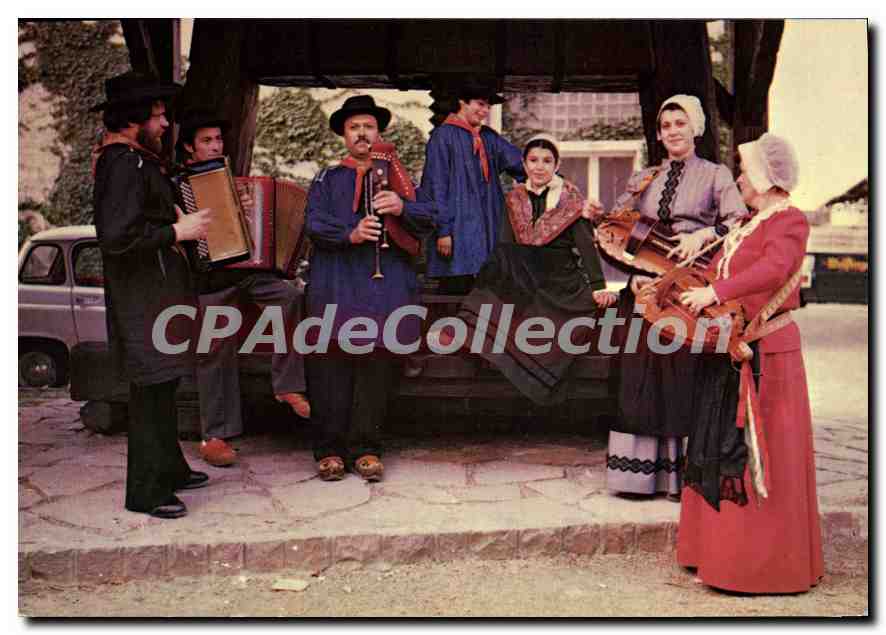 CPSM groupe folklorique Creusois les enfants de la Marche