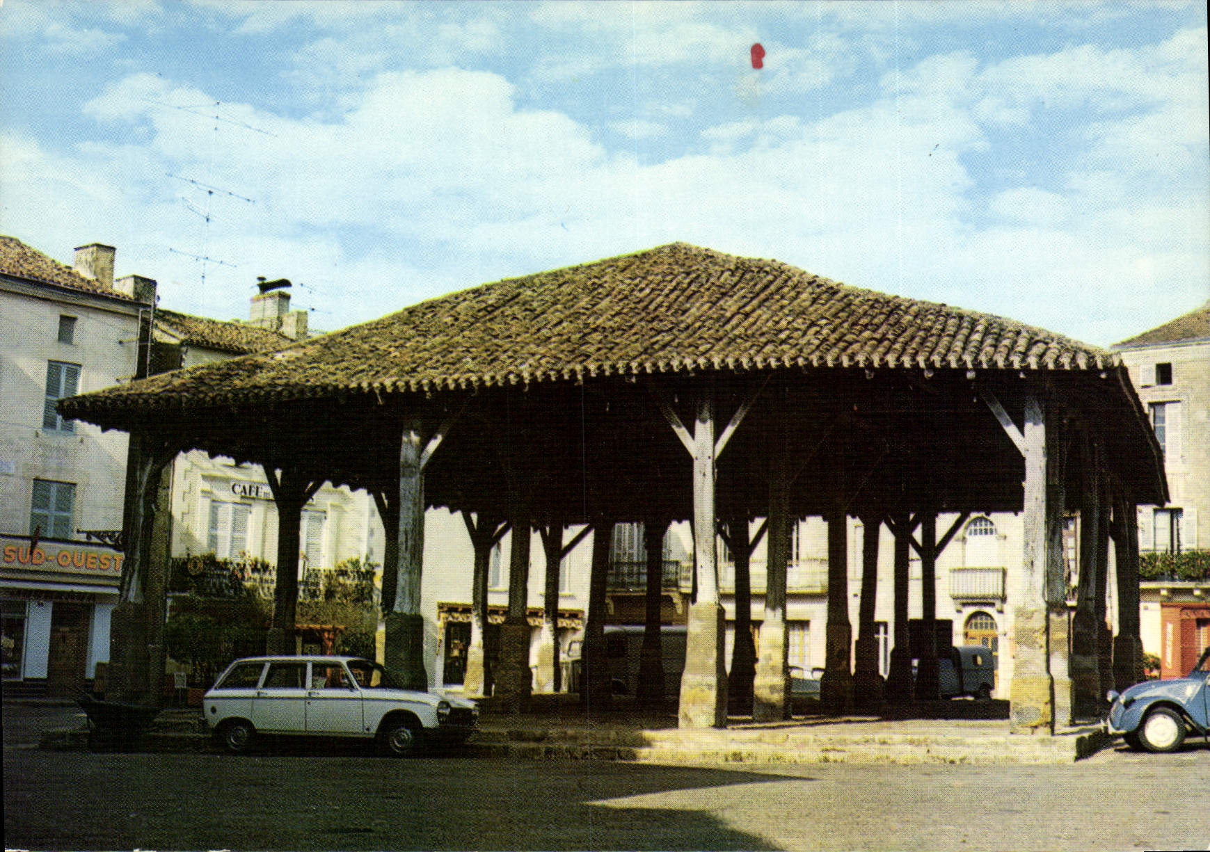 CPSM BELVES la Halle