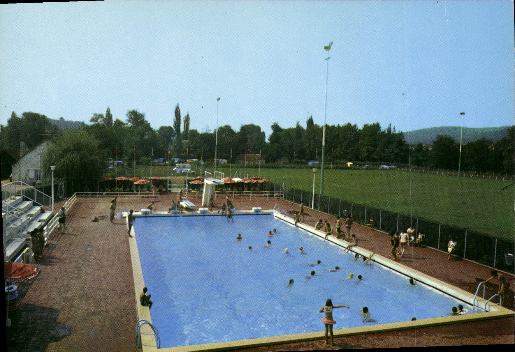 CPSM MONTIGNAC-sur-VEZERE piscine
