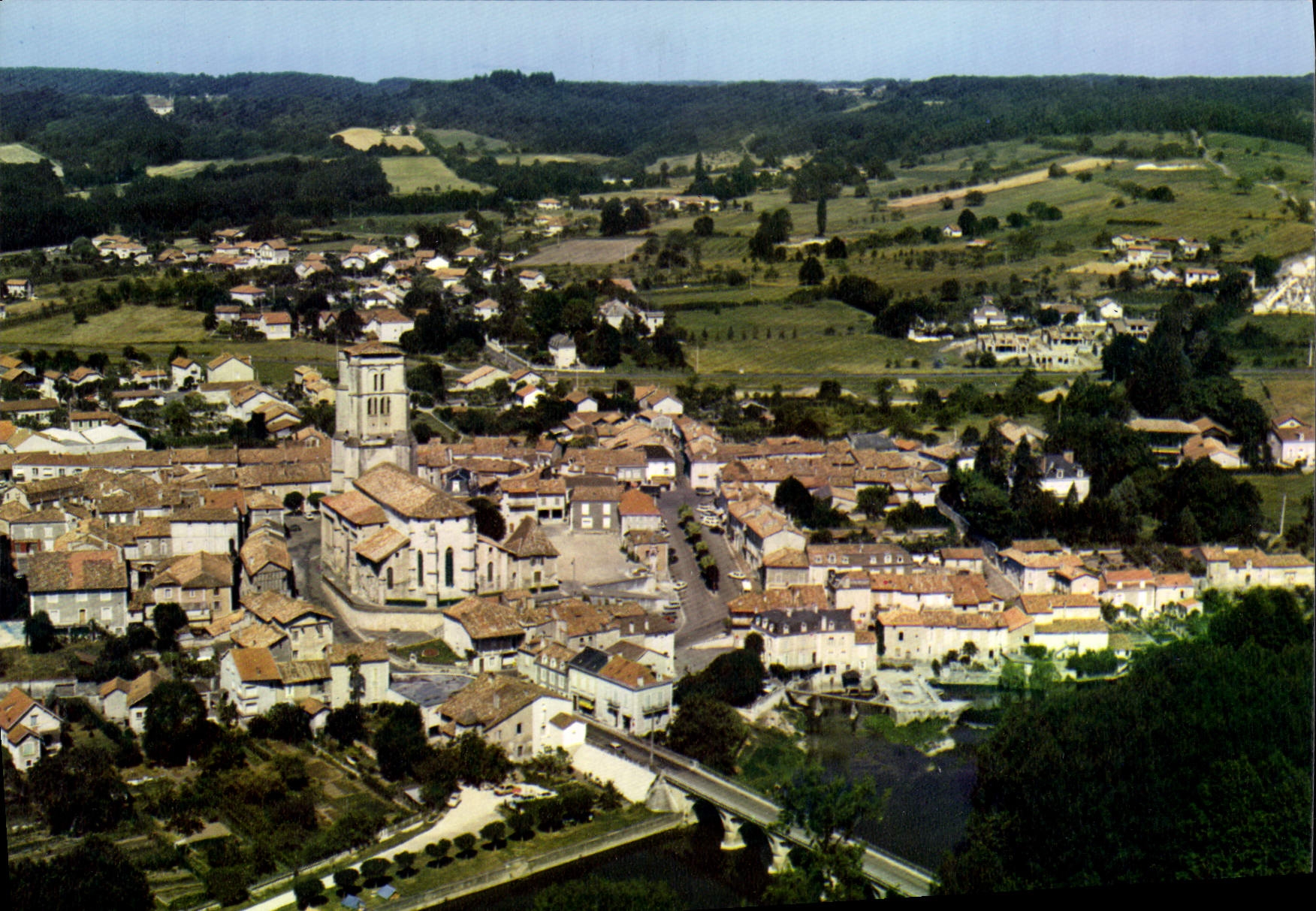 Saint-Astier (Dordogne) — Allgemeine Luftansicht — Éditions J.C. Méaux, Serie 15