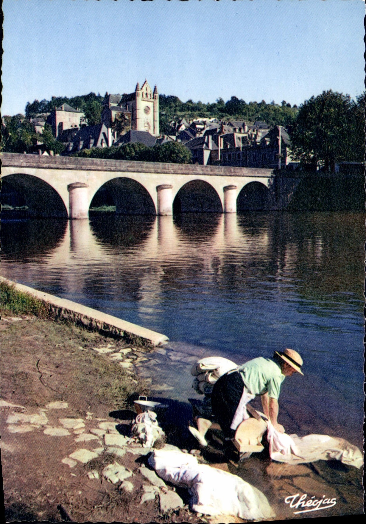 Terrasson-sur-Vézère — Le Pont-Neuf et l'église — Théojas