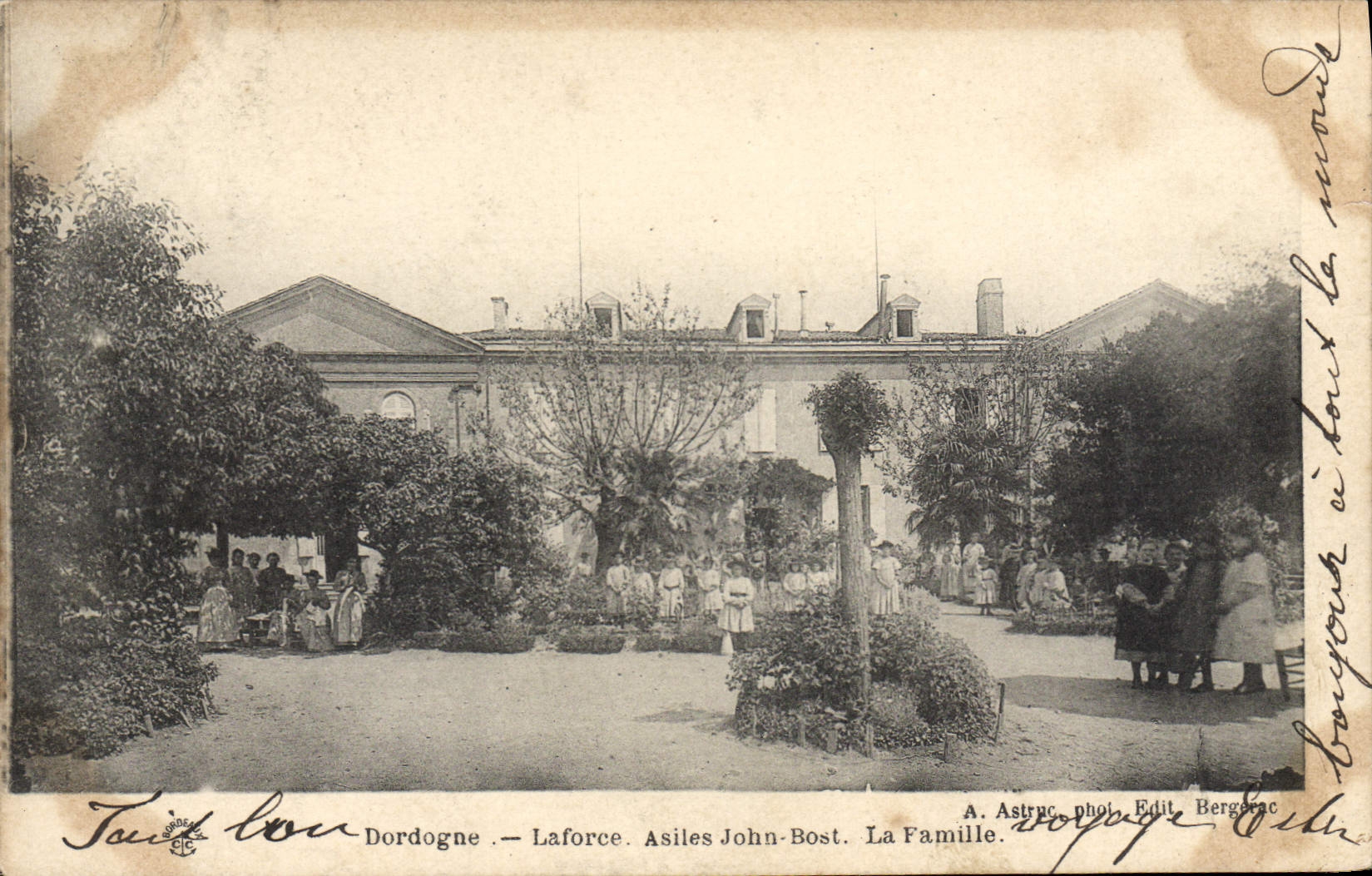 CPA LAFORCE asiles John-Bost la famille