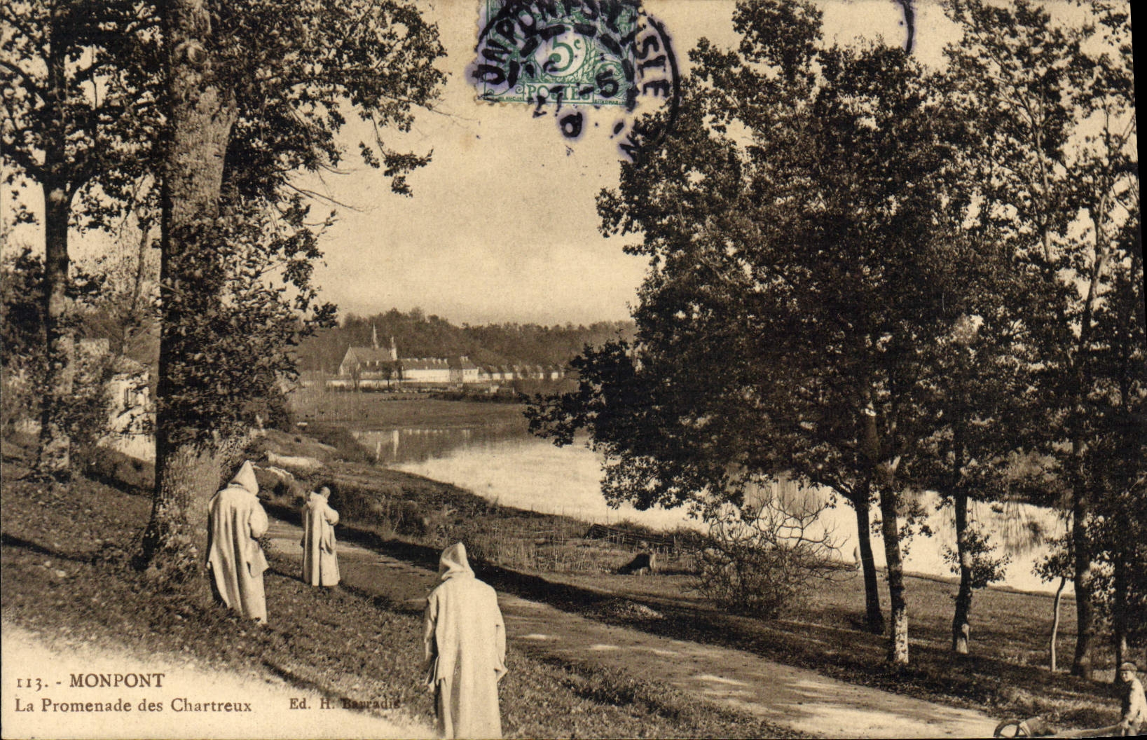 CPA MONPONT promenade des Chartreux