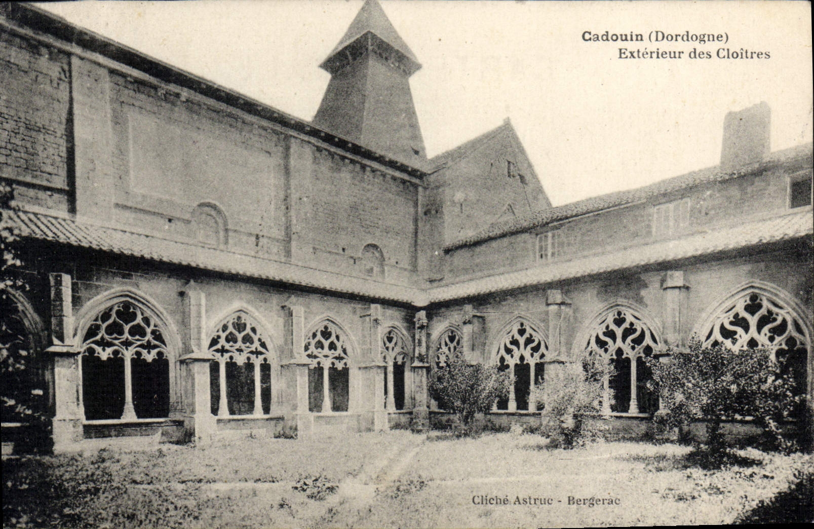 CPA CADOUIN cloîtres