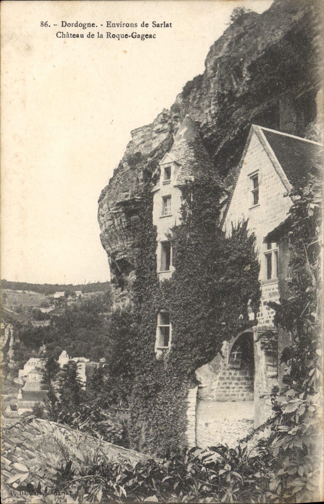 CPA château de LA ROQUE-GAGEAC près SARLAT