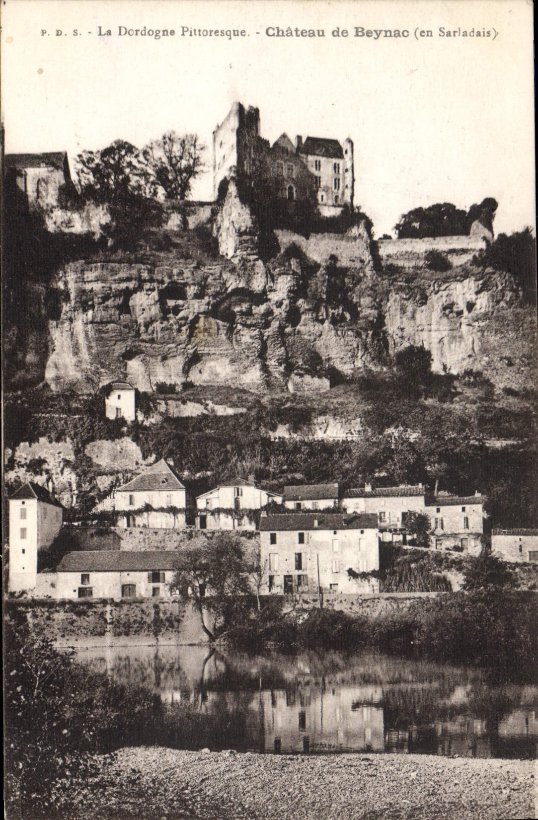 Schloss Beynac (im Sarladais) — Die malerische Dordogne — P.D.S.