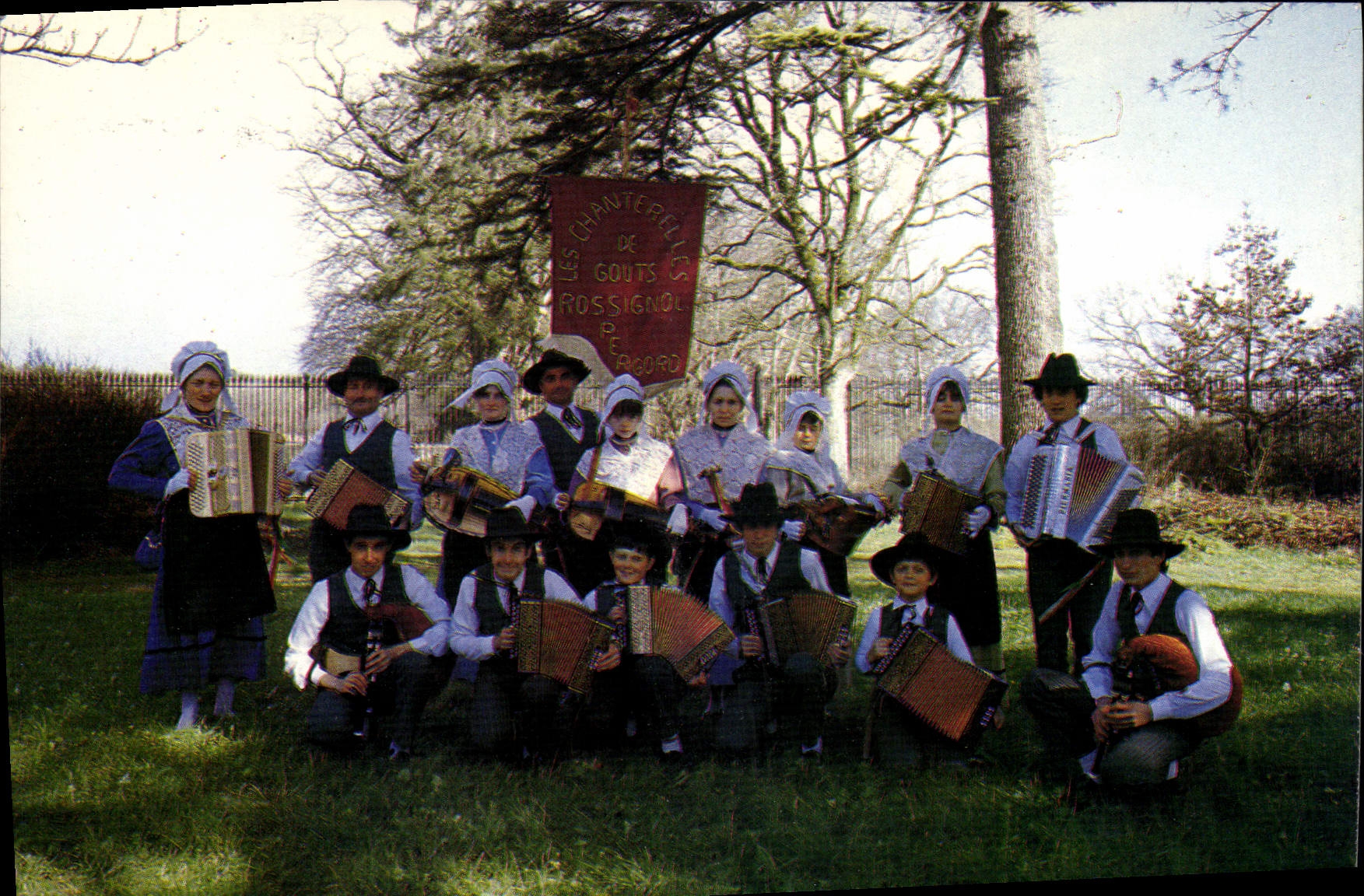 CPSM VERTEILLAC folklore chanterelles Gouts-Rossignol mènétriers