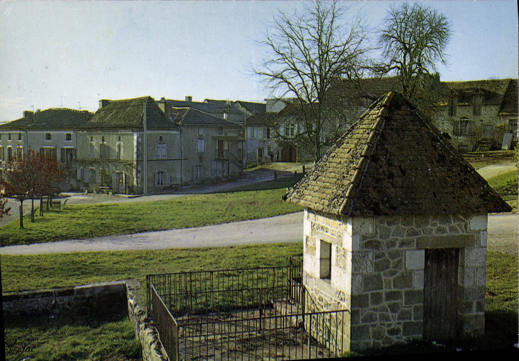 Saint-Saûd (Dordogne) — Die Place du Champ de Foire — Éditions Modémes & Théophile