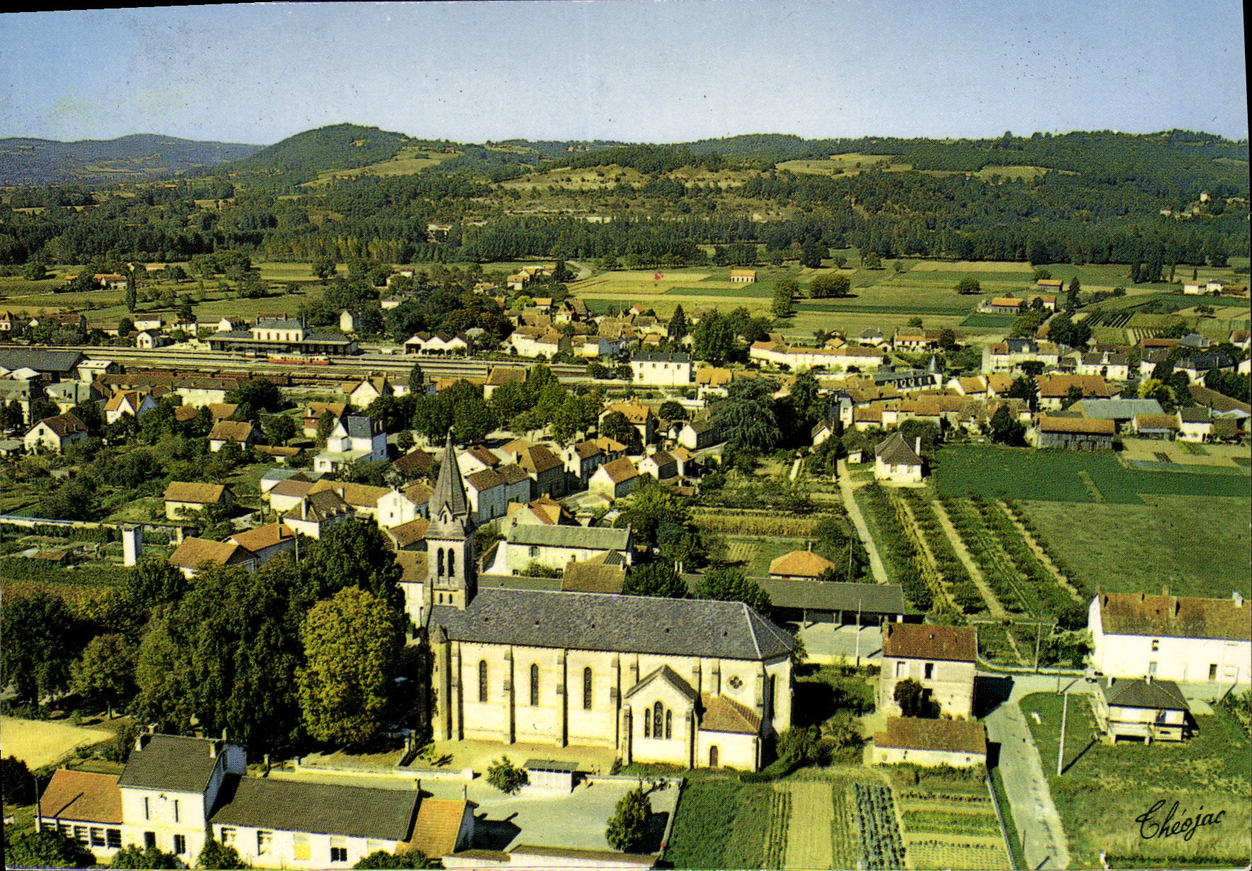 Le Buisson (Dordogne) — Vue générale aérienne — Éditions « Théodèce », Limoges