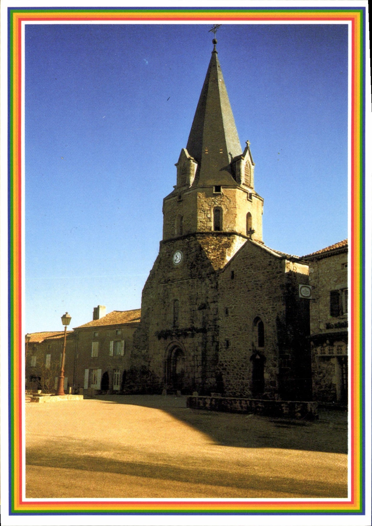 Abjat-sur-Bandiat — Church of the 12th Century — Images de France, Photo J. Veyssière