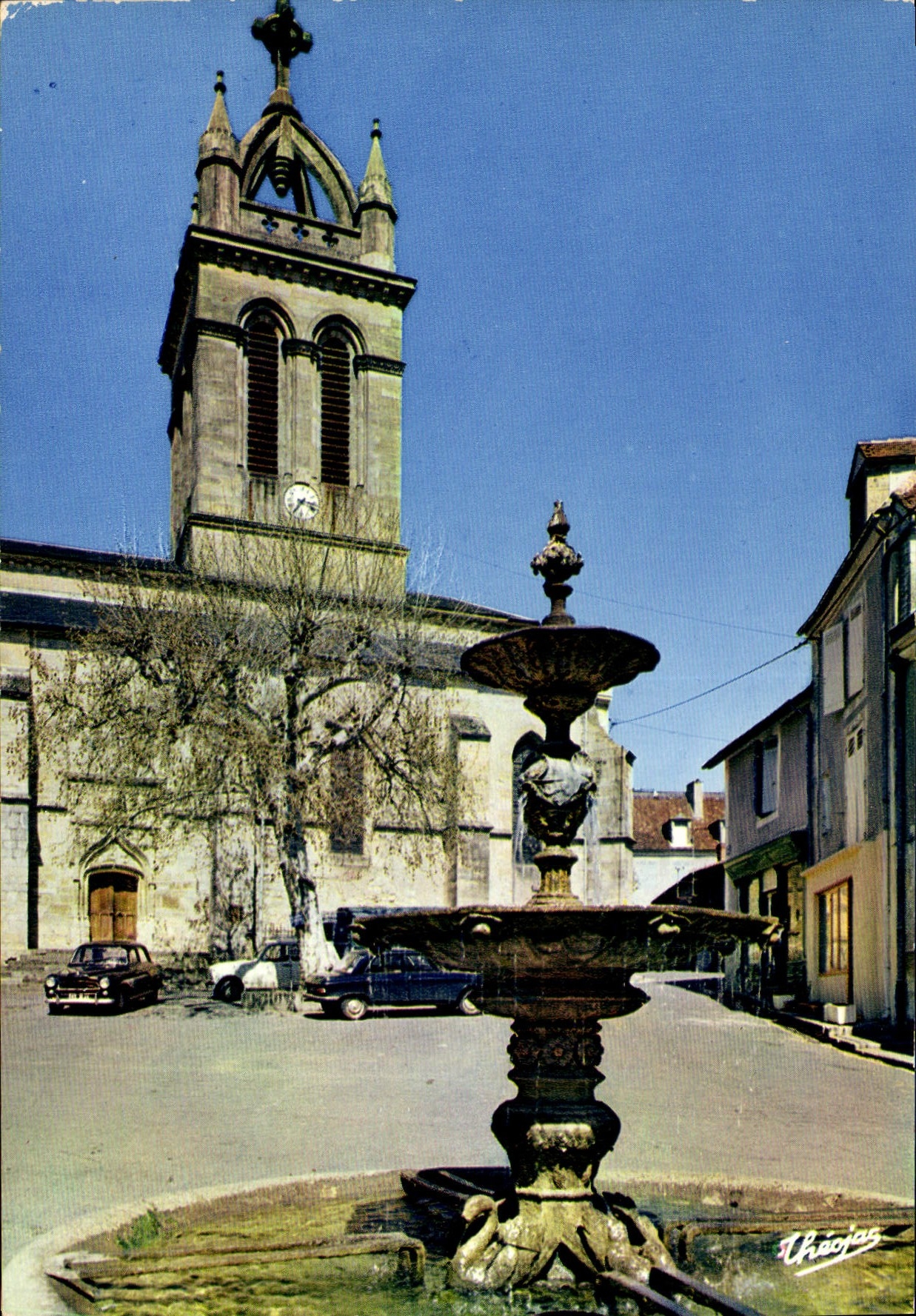 Excideuil (Dordogne) — Die Kirche und die Fontäne — Editions Théojas