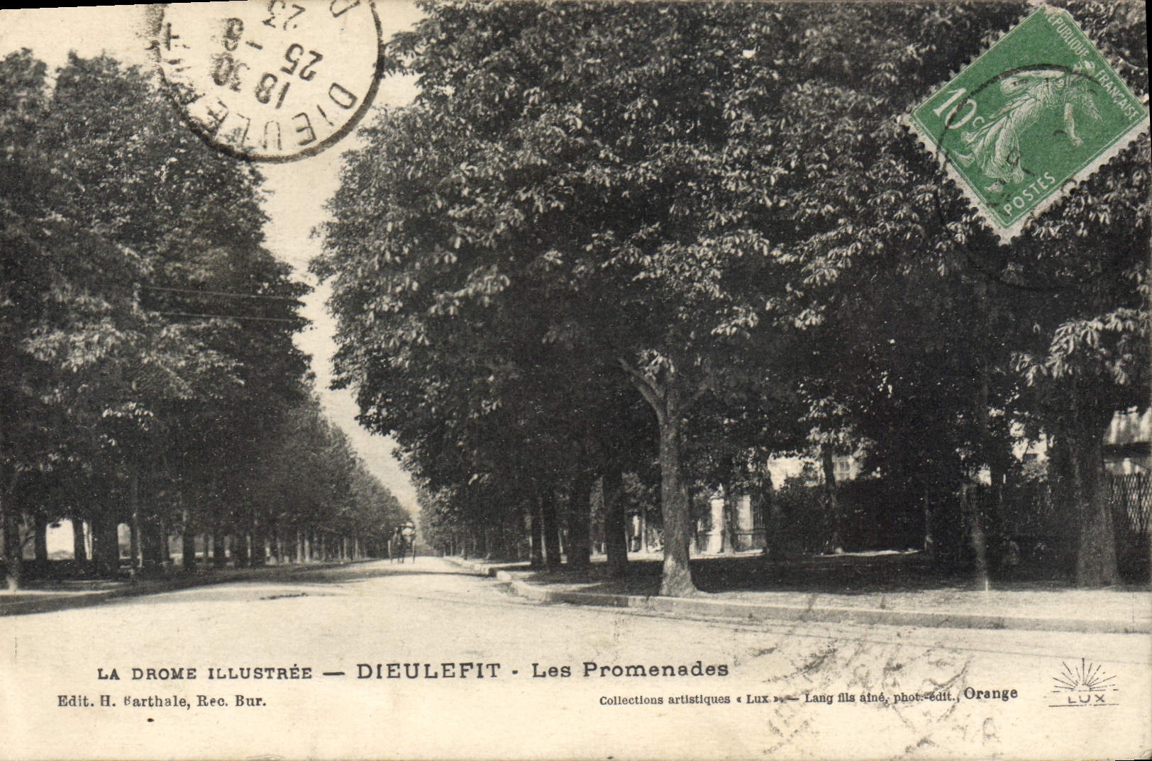 CPA Dieulefit Les Promenades