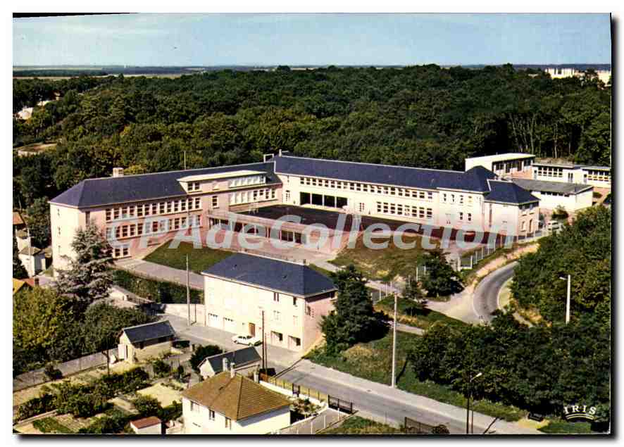 Vue aérienne du C.E.G. de Maintenon — Éditions 'Les Grènes' — n°28.227.53 - Recto