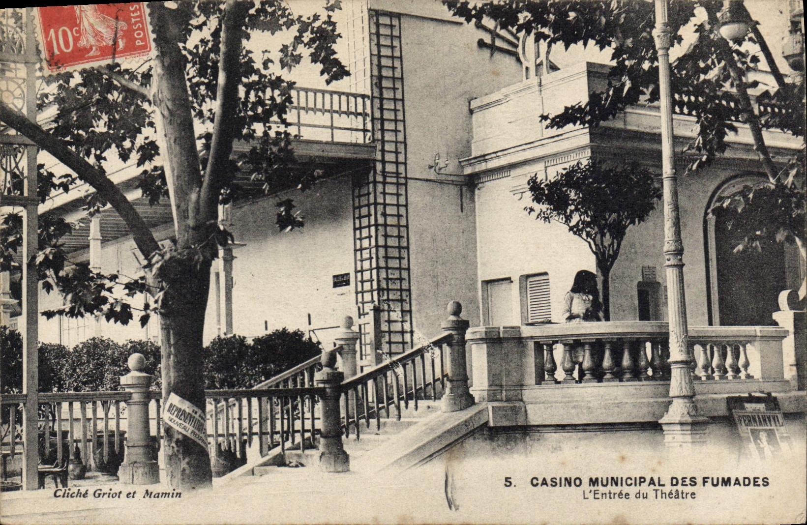 CASINO MUNICIPAL DES FUMADES — L'Entrée du Théâtre — Cliché Griot et Mamin