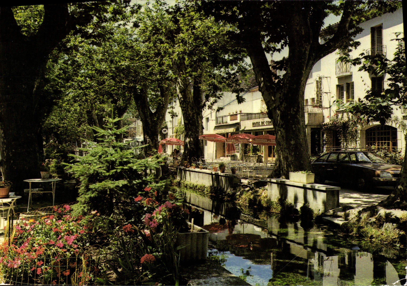 Goudargues — Le Canal et l'Hôtel du Commerce — Éditions SL