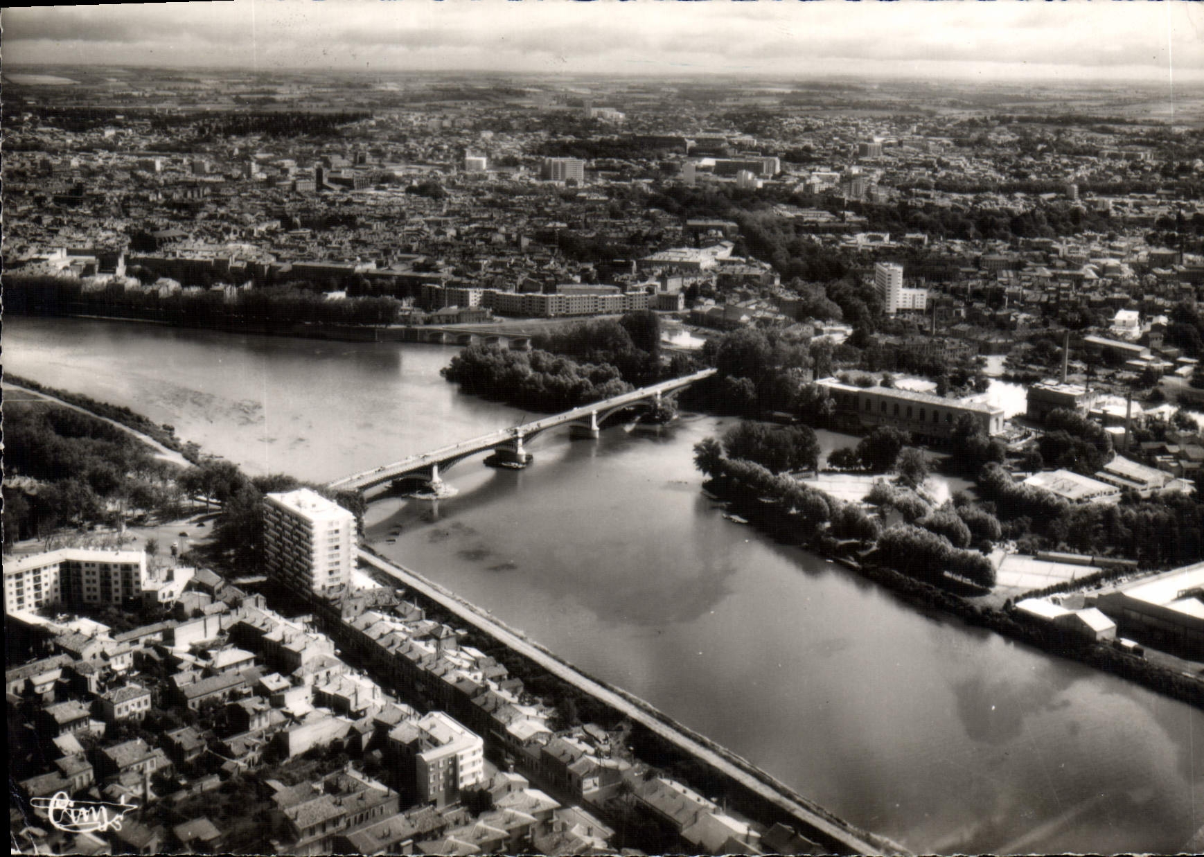 Toulouse (Hte-Garonne) — Panorama aérien sur la Garonne — Éditions Combain