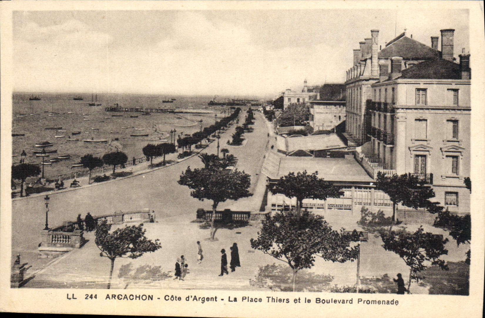 Arcachon - Côte d'Argent - La Place Thiers et le Boulevard Promenade — LL 244