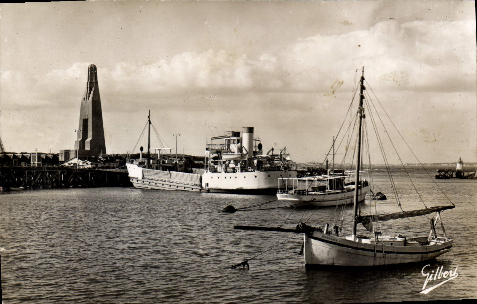 SOULAC-sur-MER — Arrivée du Bac Royan — Pointe de Grave — Photo CHILBERT