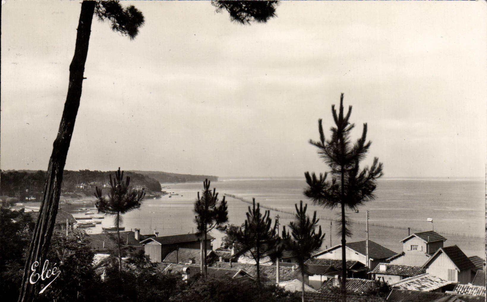 Bassin d'Arcachon — Vue du Bassin vers le grand Piquey depuis les dunes — L. Chatagneau, 92