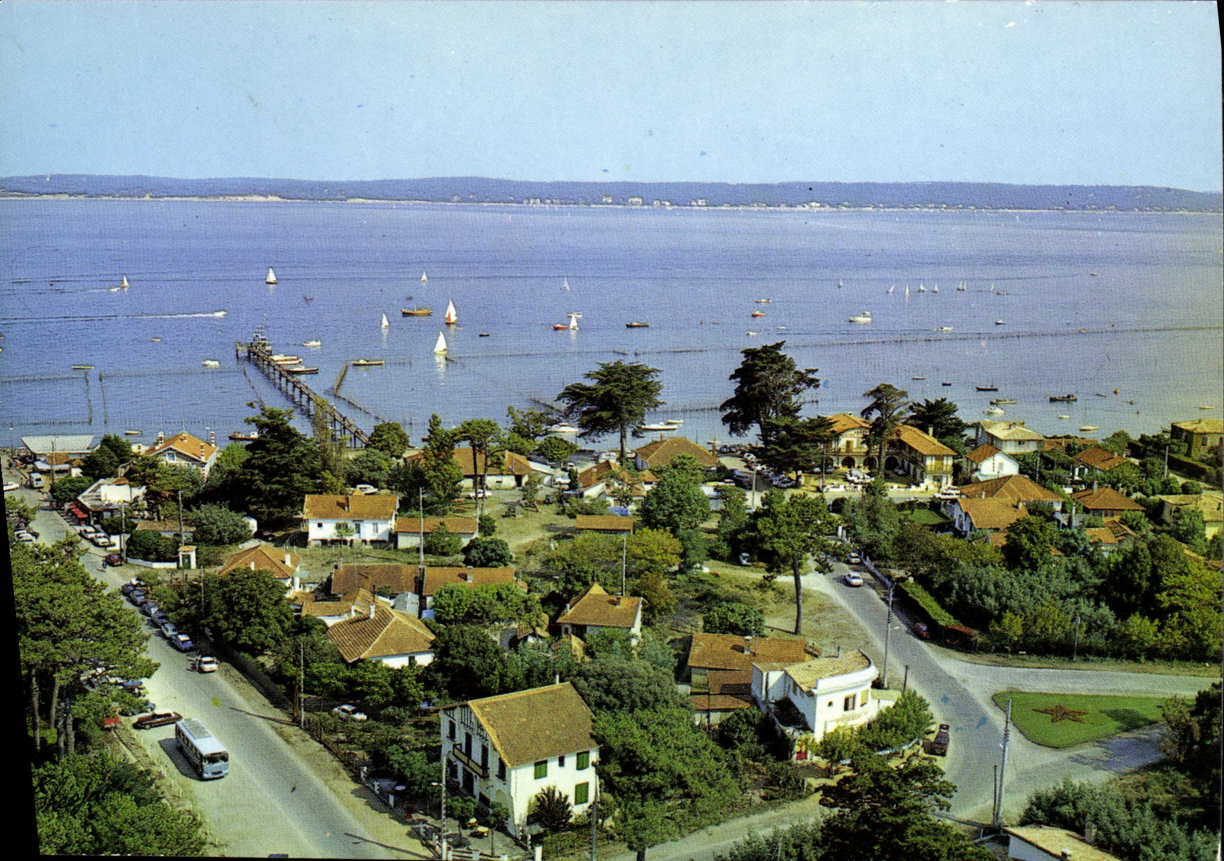 Bassin d'Arcachon — Le Cap Ferret — Arrivée au Débarcadère, Quartier Bélisaire, Départ du Petit Train — Éditions Théodèse Limoges
