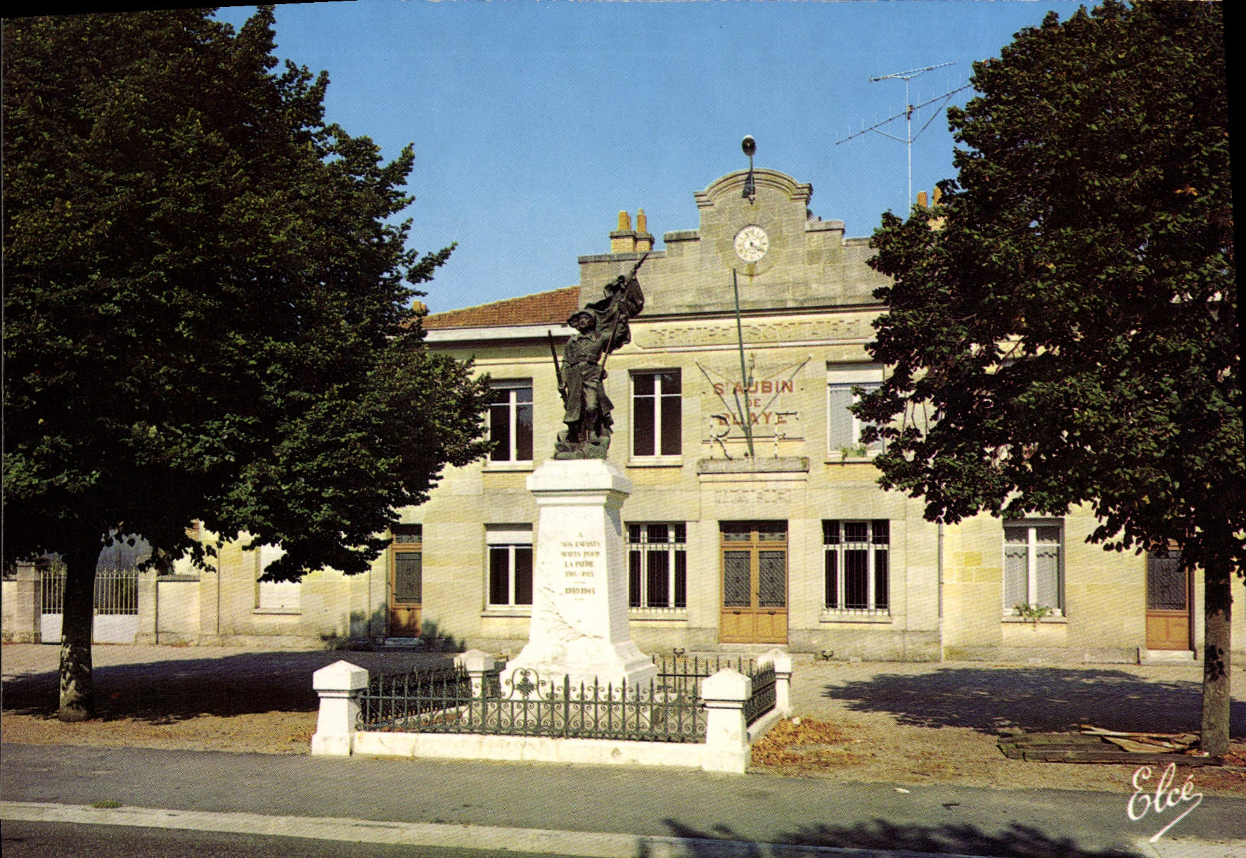 CPSM St Aubin De Blaye La Mairie et le Monument aux Morts