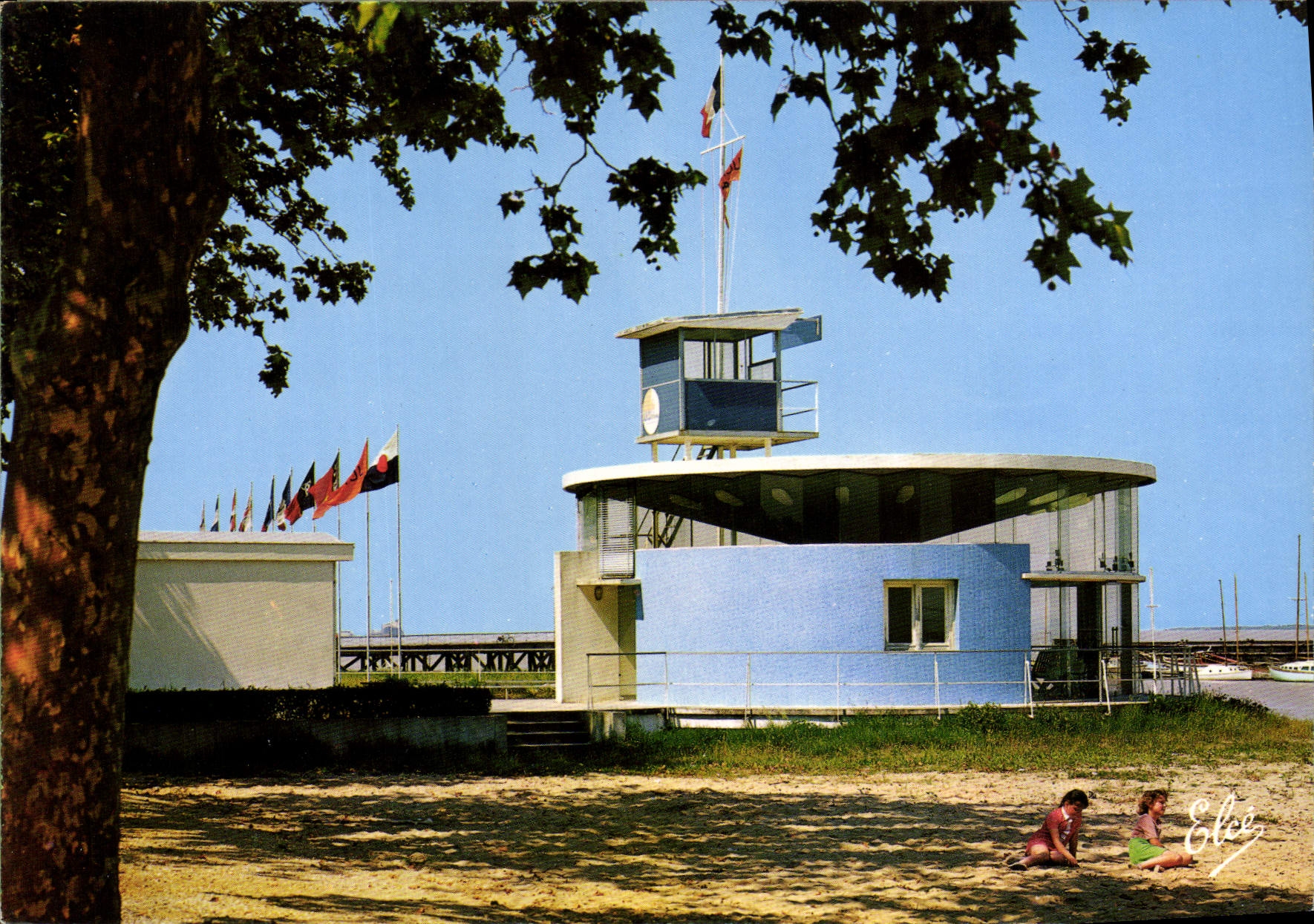 CPSM Pauillac Le Club Nautique