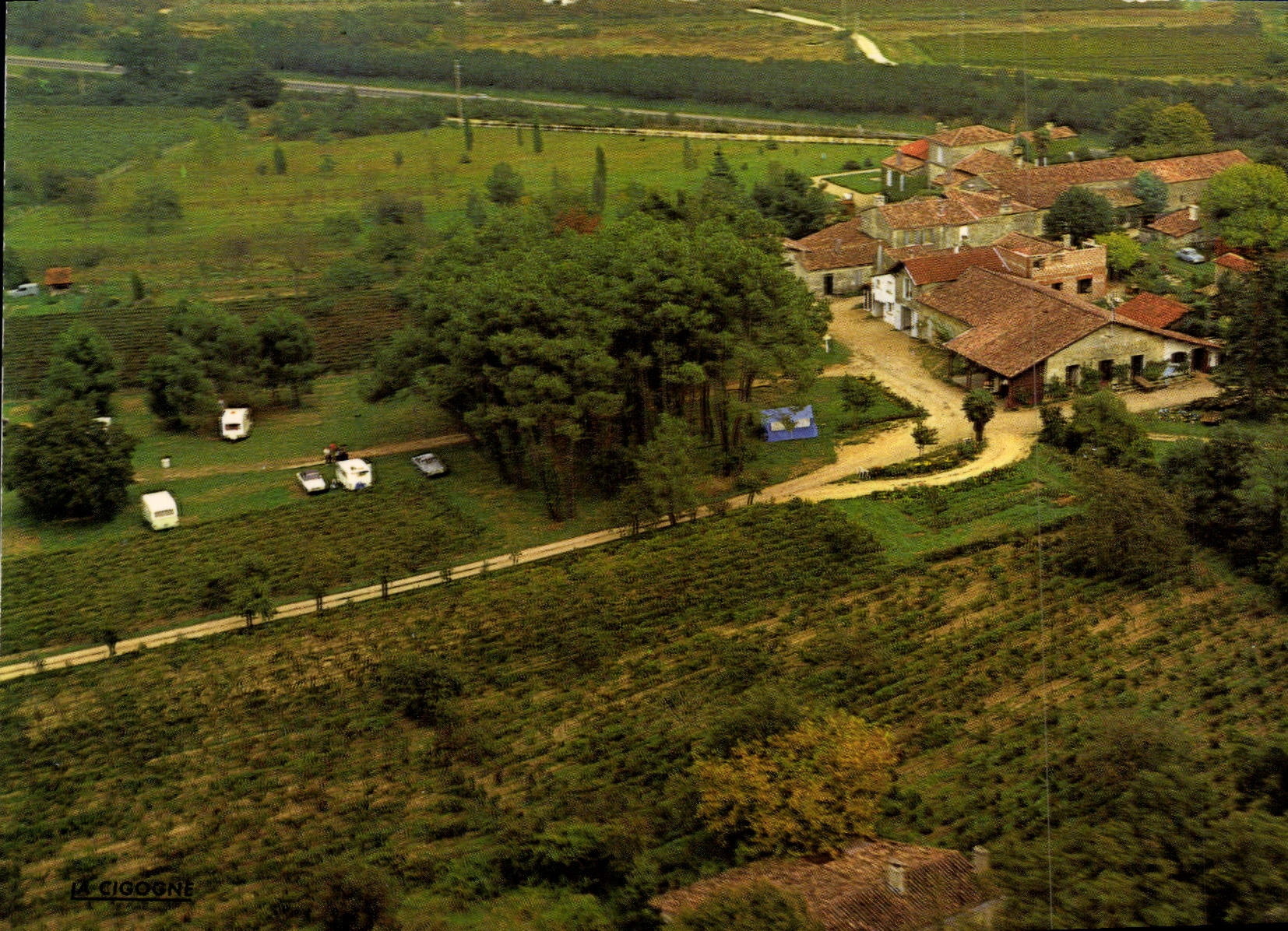 Camping du Clos Chauvet — Ambares (33-Gironde) — Éditions 'LA CIGOGNE'