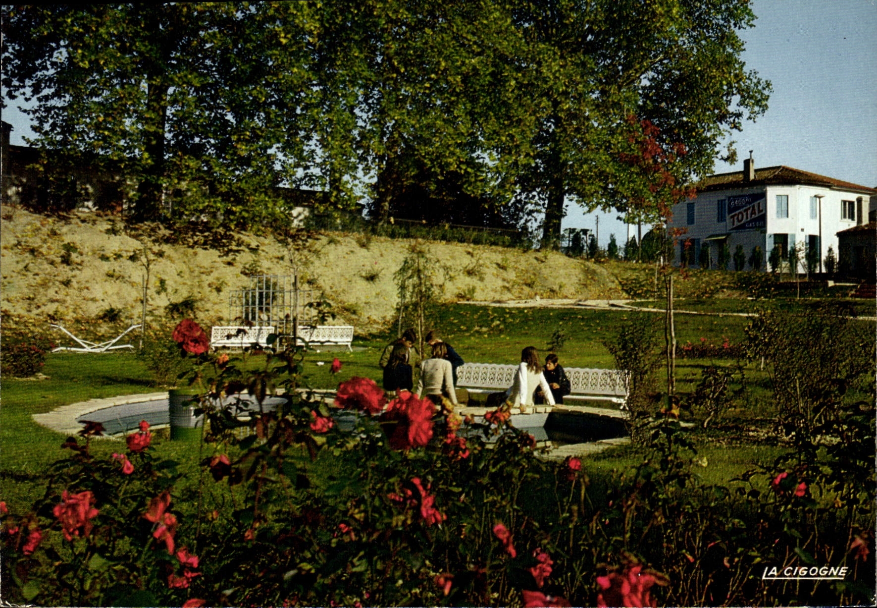 Créon (Gironde) — Le jardin public et le golf miniature — La Cigogne